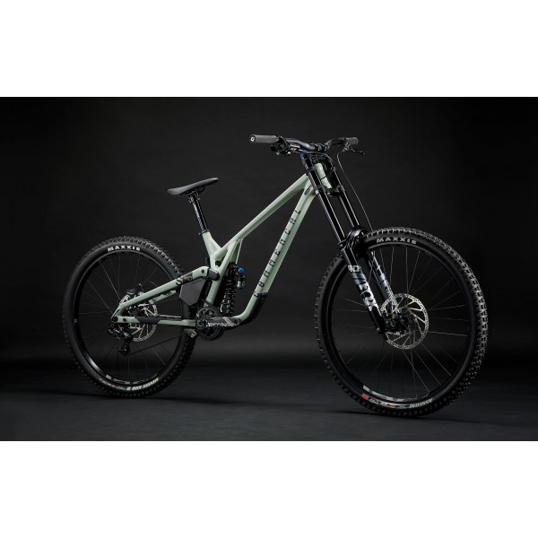 COMMENCAL SUPREME DH V5 ESSENTIAL Bicicleta de descenso 2023